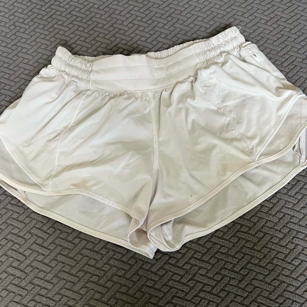 Lululemon Hotty Hot Shorts 2.5